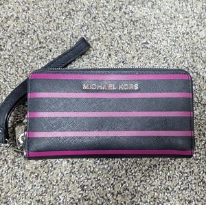 Michael Kors wristlet
